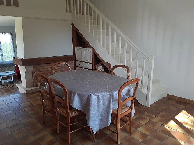 ceizay-gite-au-petit-quebec-salle-a-manger