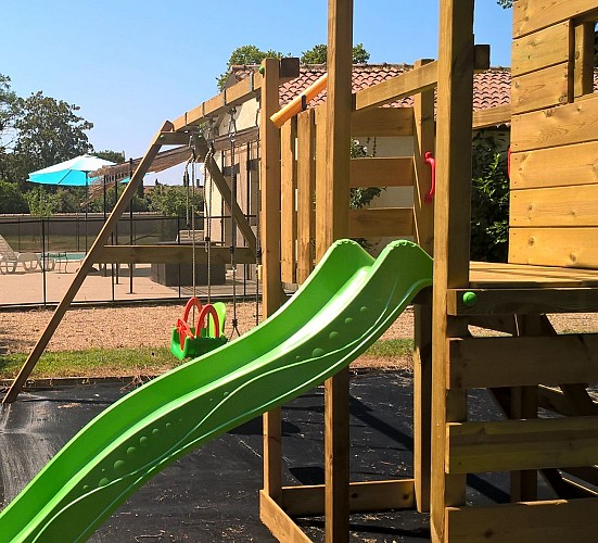 aire de jeux pour les petits_Les Marronniers_Bournand