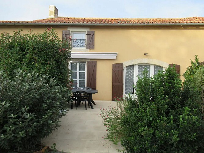 db2f1dbb-6d20-42d8-93d6-7a9cd44a36d3