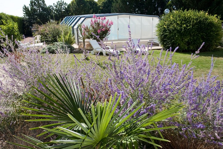 o_19jbp7alnh7o1h4h1ickm6t1gkd1r