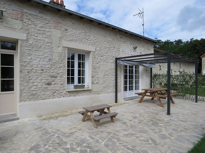 09-Terrasse-Relais du Puits d'Arçay