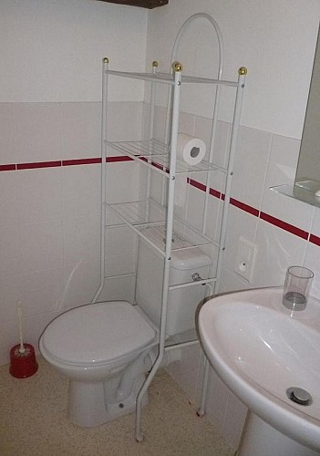 Gîte Robale à Romagne - Salle de bain attenante à la chambre coquelicot