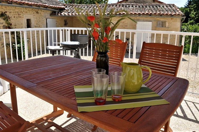 gite de la grimolle 2 Terrasse