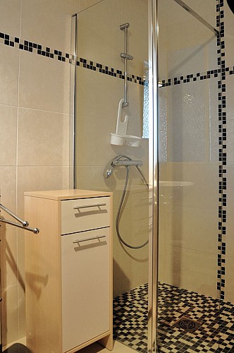  gite grimolle 2 salle d'eau chambre du rez de chaussée