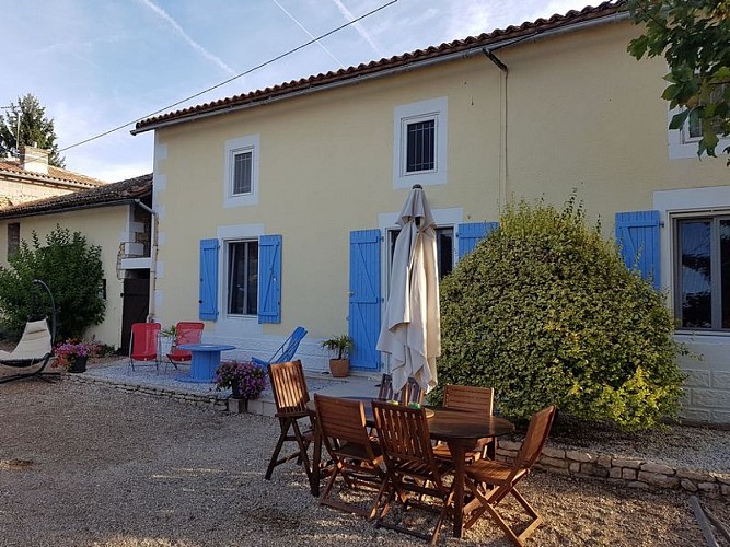Gîte Les volets bleus à Saint Macoux