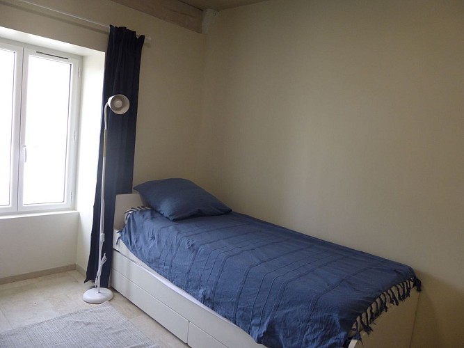 chambre familiale  (2 lits simples tiroir et 1 lit de 160)