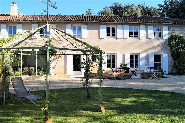 Régis GODET - La Malinerie à Aslonnes - ext.