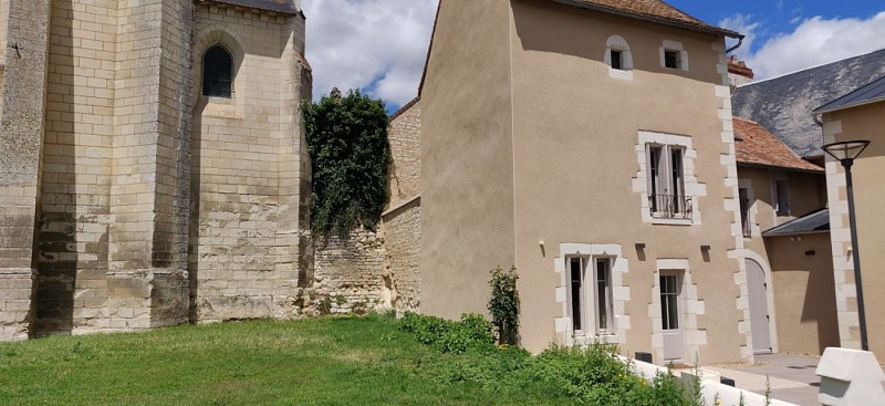 Vue du gîte au pied de l'église_1