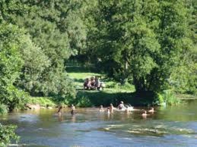 Baignade en rivière à Vicq_12