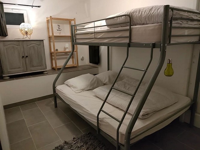 ad13fe_6fb38215654449cdac72dd7f52b71fed_mv2