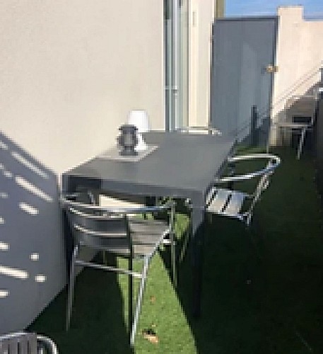 ad13fe_225e1a09d372497dae6b4913f3479168_mv2