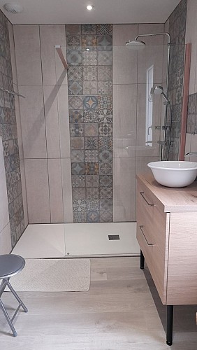 Salle de bain - Gîte le Relais du Mardelon