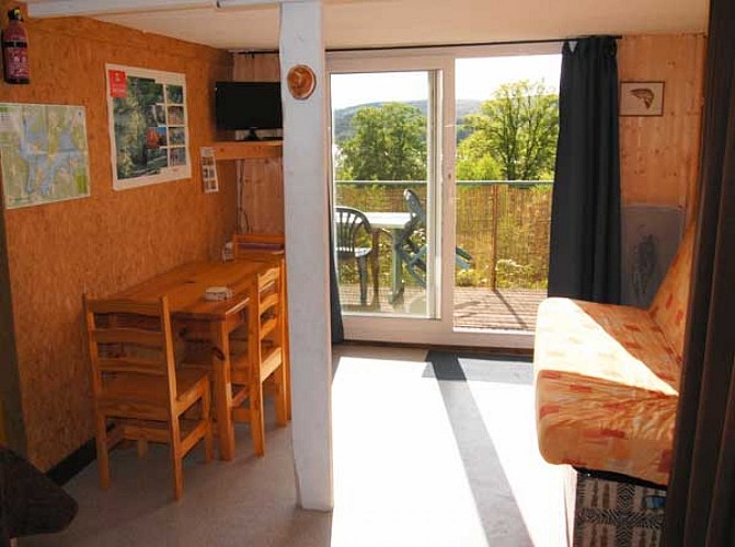 gite_location_vassiviere_loutre_table_TV