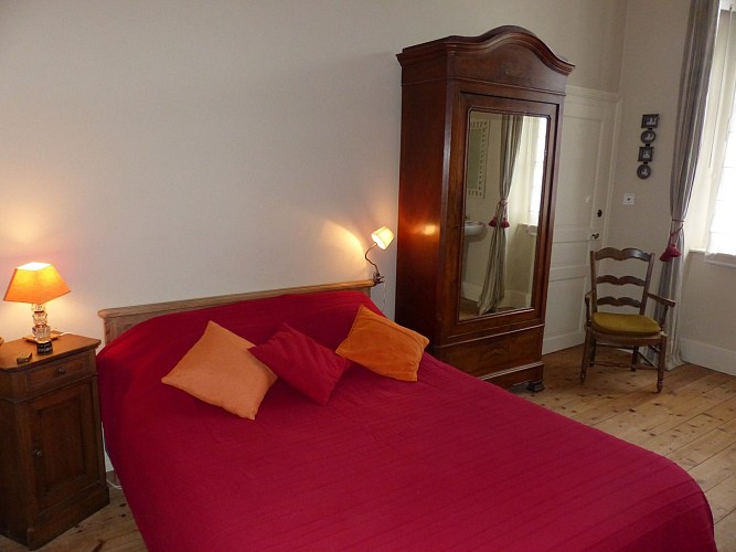 Domaines du Moulin Authier : Meublé Le Prieuré de Coussac-Bonneval – Gîte 1