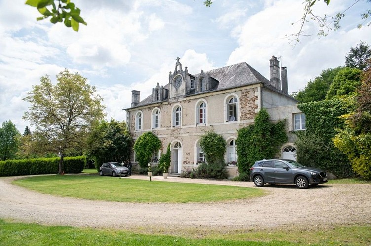 Domaines du Moulin Authier : Meublé Le Prieuré de Coussac-Bonneval – Gîte 1