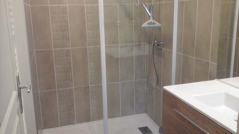 Maison de campagne au bord de l'eau