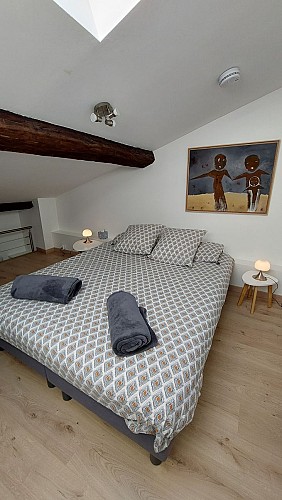 Appart 3: chambre sur mezzanine. lit 160 séparable en  2 lits de 80