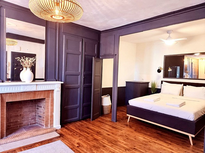 JK Suites Appart-Hôtel &amp; Spa Privatif -La Suite à La Française