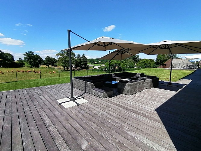 5 -terrasse côté piscine