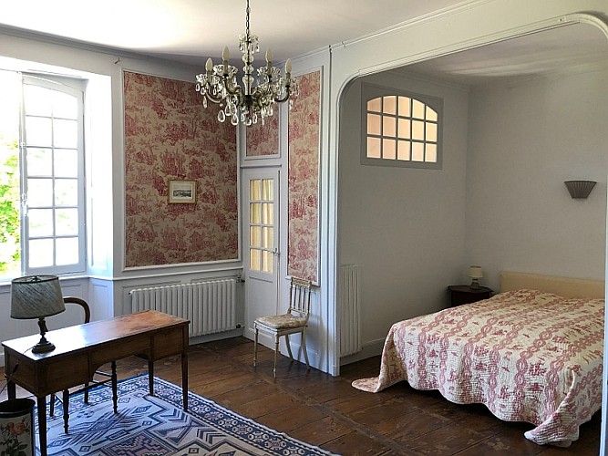 Meublé :  Mr ROUSSEAU