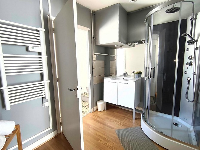 Number 22 Apartment 4