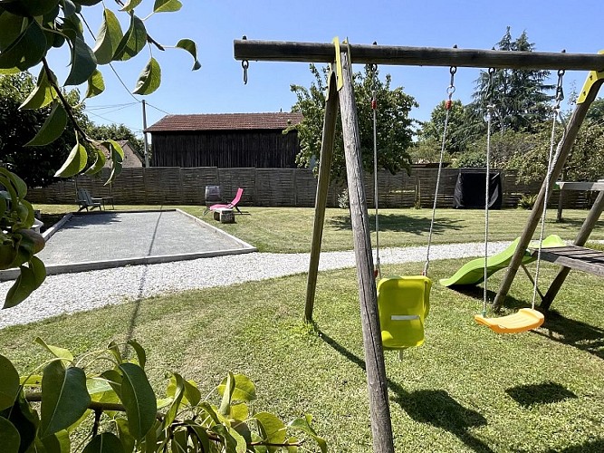 Balancoire et boulodrome 24 et 33