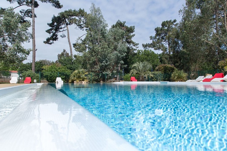 activite-PISCINE-Camping-des-Pins-Gironde-Soulac-sur-Mer
