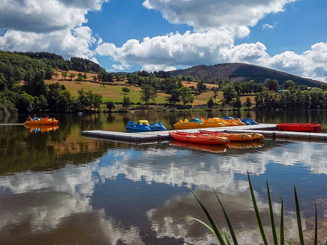 Plan d'eau de Saint-Clément Base nautique : Location de canoë