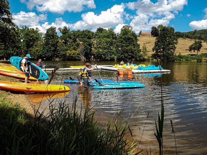 Plan d'eau de Saint-Clément Base nautique : Location de canoë