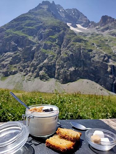 Alpe de Villar d'Arène Mountain hut (FFCAM)