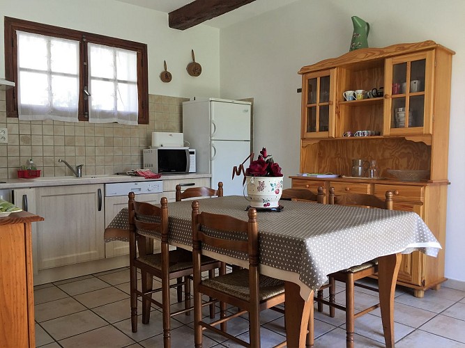 Gîte LES HIRONDELLES- cuisine