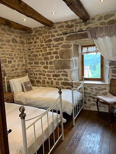 AB583516-8AE6-4AD4-A11D-6DDCA56F9D3E_1_105_c