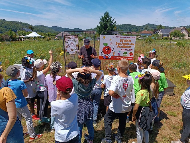 Stand "biodiversité au jardin" pour des enfants, à Argentat (19)_6