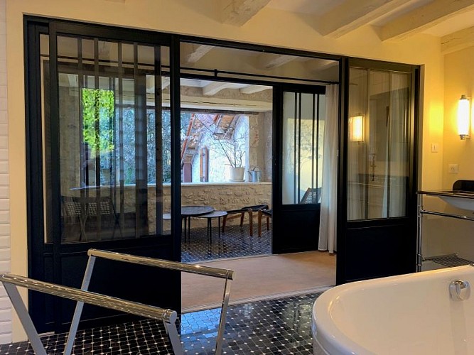 C71BF33C-EF9D-4A4C-92B6-8C5333AB604C