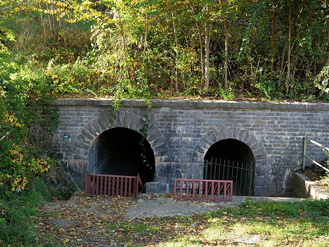 Tunnel du ruisseau Hottonruy