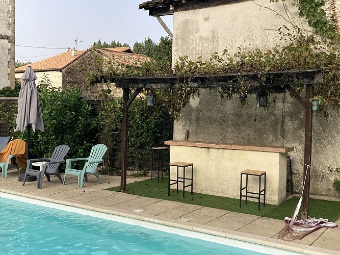 Le bar de la piscine