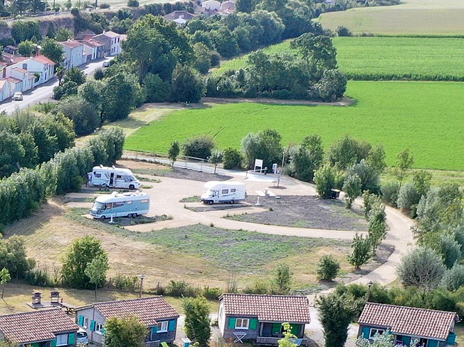 Aire de camping-car, l'Île Cariot