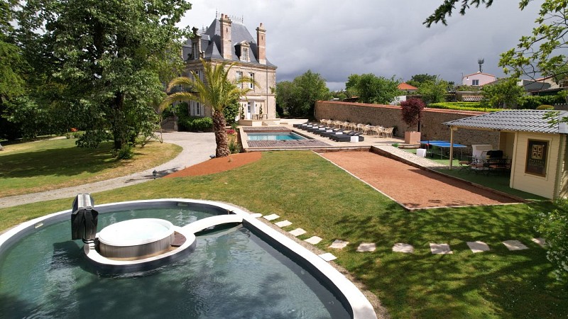 CHÂTEAU DES TOURELLES - GITE LE "CRÉATIF"