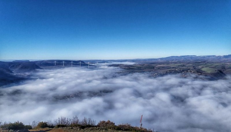 Point de vue sur le viaduc de Millau