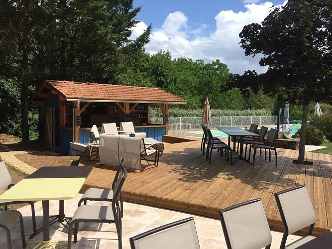 Le-domaine-des-crouquets--terrasse-exterieure-4