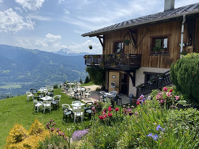 Goûter à la Ferme des Cimes