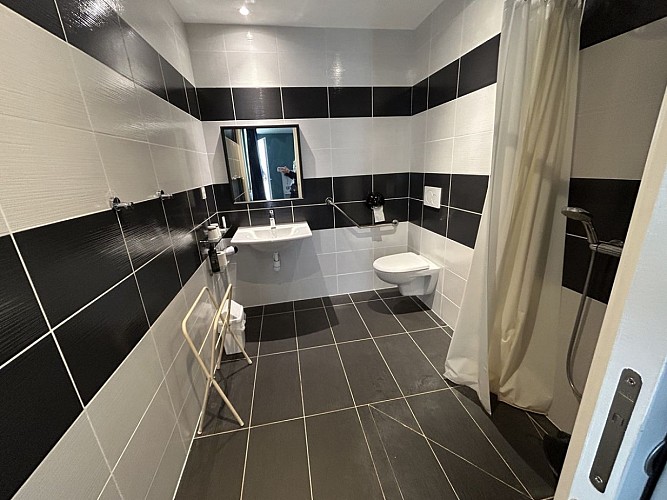 hotel-des-thermes-sanitaires-luc