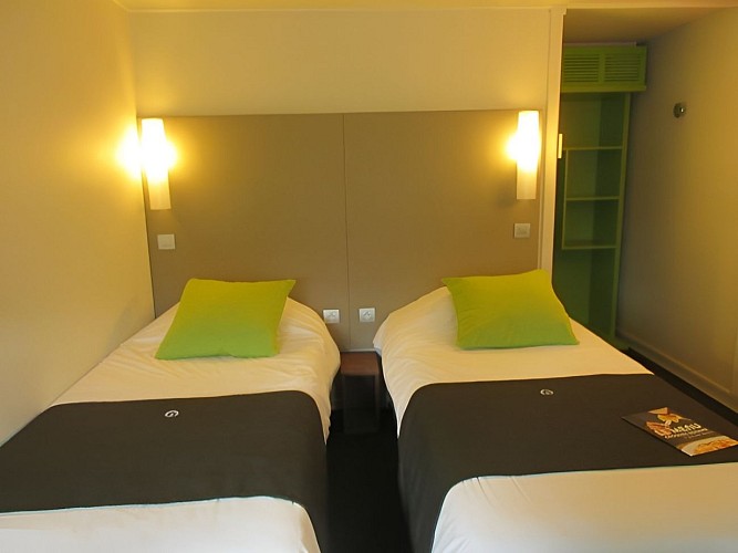 Chambre twin - Campanile Bayeux