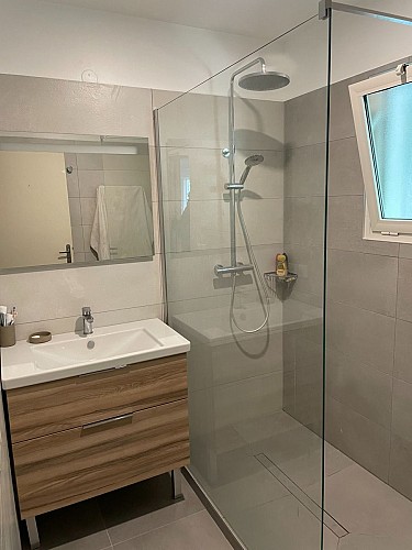 Barroux-11---Salle-eau-1-IMG-1148-2(1)