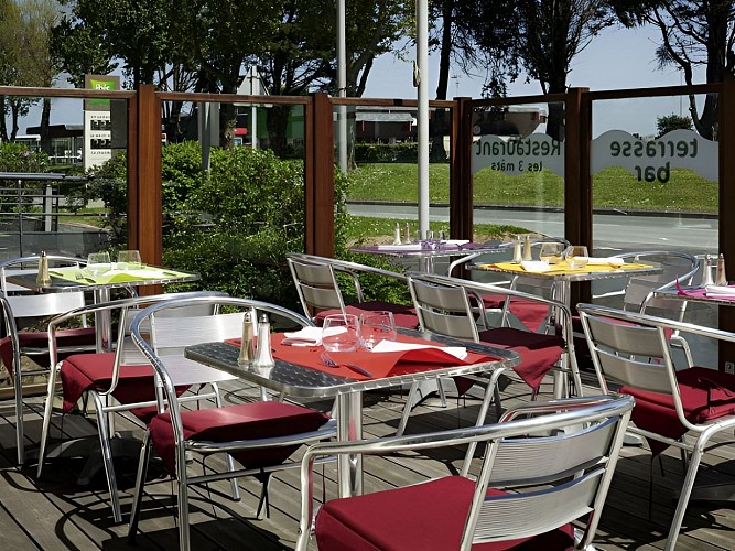 ibis styles - tables exterieures