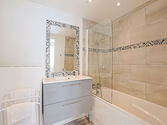 hotel-francois-d-o-salle-de-bain-chambre-superieure-8