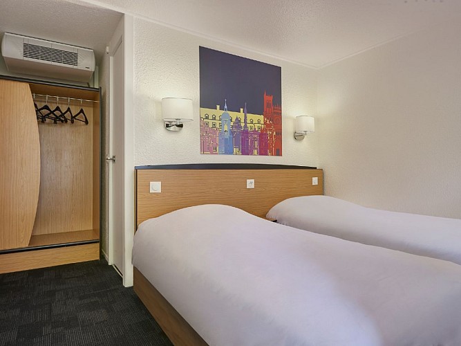 kyriad-caen-nord-herouville-saint-clair-chambre-twin-1
