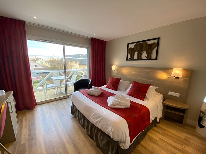 Chambre double confort, avec baignoire, balcon, garage, insonorisation 100%