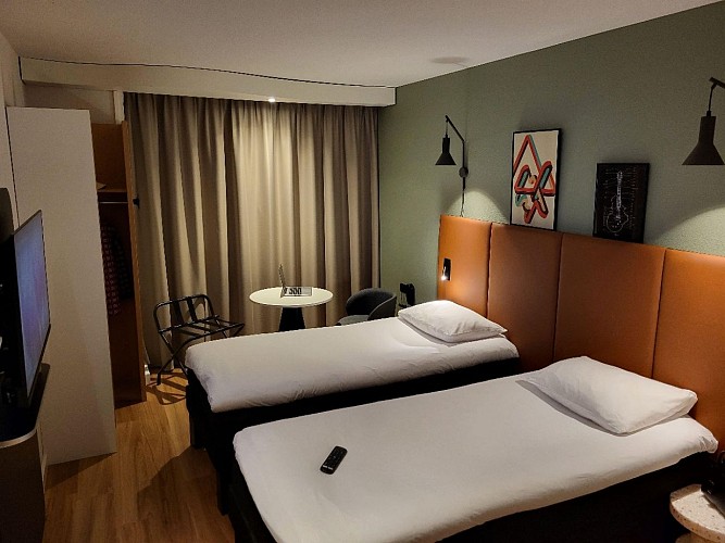 chambre twin -Ibis Port en Bessin