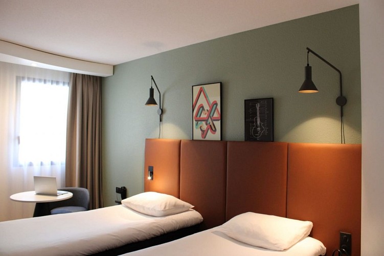 chambre Twin - Ibis Port en Bessin
